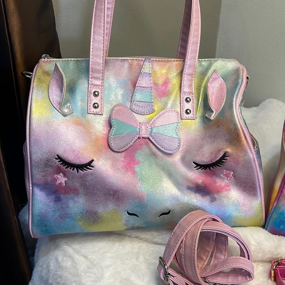 ❌SOLD❌Under One Sky ​Kid's Unicorn Tie-Dye Faux Fur Weekender - Picture 2 of 11